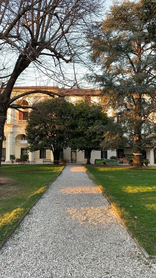 Guest House Villa Angaran San Giuseppe バッサーノ・デル・グラッパ エクステリア 写真