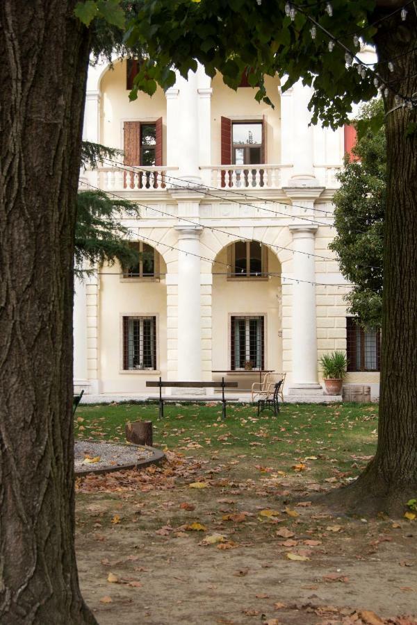 Guest House Villa Angaran San Giuseppe バッサーノ・デル・グラッパ エクステリア 写真